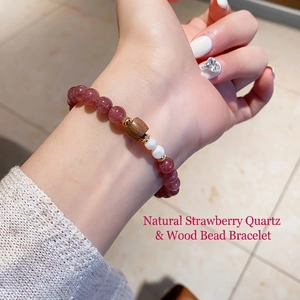 Elegantes Armband aus Erdbeerquarz und Holzperlen für Damen mit Naturperlen