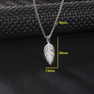 Collier rétro avec pendentif feuille en acier inoxydable et dimensions de la chaîne