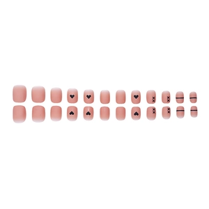 Coffret de 24 faux ongles avec dégradé nude mat et motifs de lignes de cœur noires