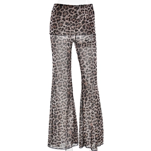 Detailansicht der High-Waist-Schlaghose mit Leopardenmuster und transparentem Netzstoff