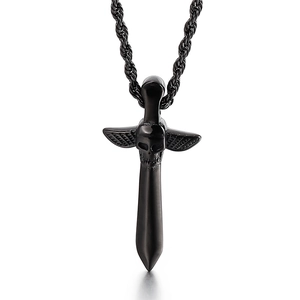 Collier hip hop avec pendentif épée tête de mort et ailes en métal noir poli