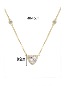 Macro shot of S925 silver heart necklace with zircon inlay and 40-45cm chain length