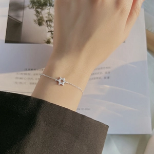 Elegant silver hexagram bracelet with sparkling zircons and fine link chain for women