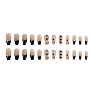 Faux ongles cercueil avec papillon 3D, motifs de cœur et strass étincelants