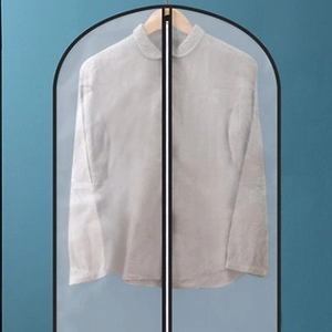 Funda protectora de ropa transparente con cremallera negra para trajes y abrigos