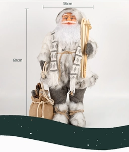 Figurine détaillée du Père Noël blanc de 60cm avec skis et sac cadeau sur fond blanc