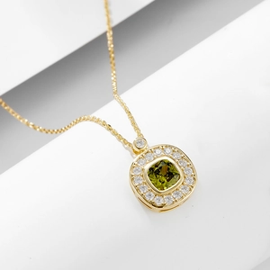 Elegant s925 silver necklace with square green zircon pendant and gold chain