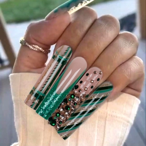 Unghie Finte A Pressione Verde Pavone Glitter Lunghe Bara Stile Francese Strass Motivo Scacchi Eleganti