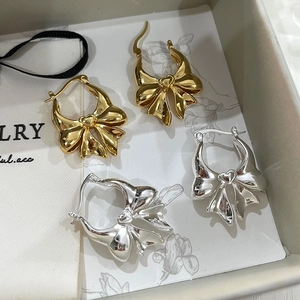 Brass 18K Gold Silver Plated Bowknot Hoop Earrings Minimalist Heart Center Ribbon Design Chic Jewelry Gift For Women