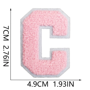 Tabella taglie dettagliata per toppa lettera C in ciniglia rosa altezza 7cm