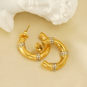 Boucles d'oreilles créoles C plaquées or 18K avec strass scintillants pour femmes