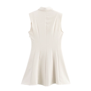 Detailed back view of a white sleeveless dress featuring a professional lapel and A-line cut