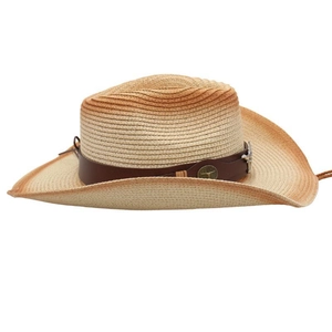 Détail d'un chapeau de paille de style western avec boucle taureau et lien en cuir
