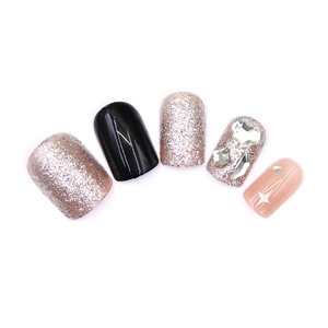 Set de faux ongles brillants avec étoiles, strass et designs de cœur élégants