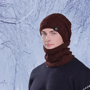 Ensemble bonnet en tricot et cache-col marron foncé avec doublure polaire chaude