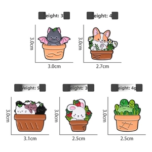 Detailed size chart for colorful animal enamel pins with specific dimensions and weights