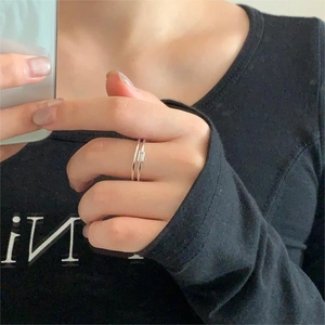Minimalist 925 sterling silver double-band ring with rectangular zircon gemstone