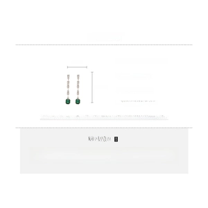 Detailed size specifications for square tassel earrings with 7cm length and 1cm width