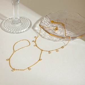 Bracelet de cheville en acier inoxydable doré 18K avec pierres de zircon et fermoir mousqueton