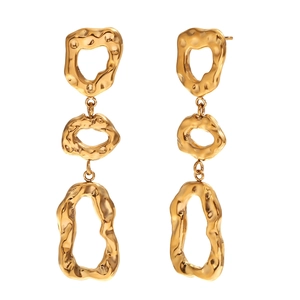 Boucles d'oreilles en acier doré à design géométrique et texture de lave