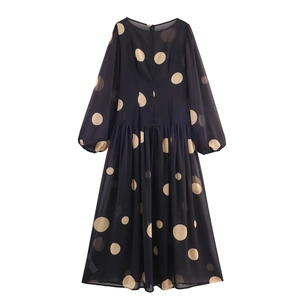 Robe longue en mousseline noire à pois crème avec manches longues et taille plissée