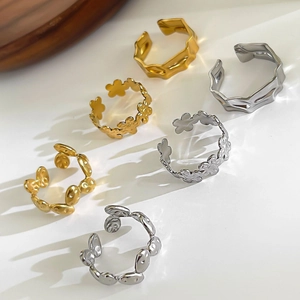 Set aus Titanstahl-Blumenringen, geometrische offene Ringe in 18K Gold und Silber