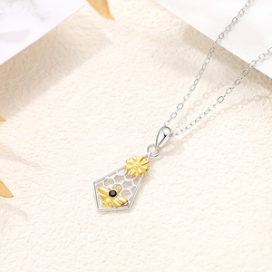 S925 silver honeycomb necklace with golden bee and sunflower pendant for women