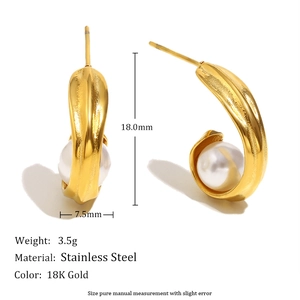 18K gold-plated stainless steel C-shape earrings with pearls and 18mm size markers