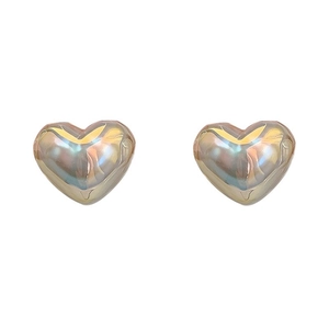 Pendientes de botón de corazón iridiscentes con diseño minimalista en relieve 3D
