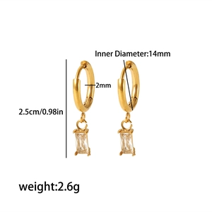 Dimensions détaillées des boucles d'oreilles en acier doré 18K avec pendentifs zircon