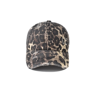 Retro leopard print cotton baseball cap with distressed brim for men and women