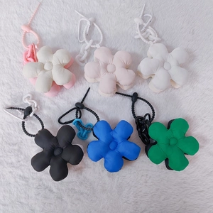 Flower Shape Plush Keychain Padded Soft Fabric Two-Tone Five-Petal Bag Charm Plastic Chain Clasp Cute Accessory