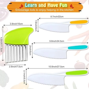 Detailed size specifications for children's plastic safety knife and crinkle cutter set