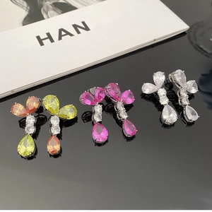 Parure de bijoux en cristal en forme de cœur avec boucles d'oreilles pendantes colorées