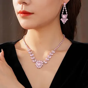 Parure Bijoux Collier Et Boucles Oreilles Coeur Zircon Cuivre Avec Tige Argent Élégant Luxe Forme Feuille Femmes