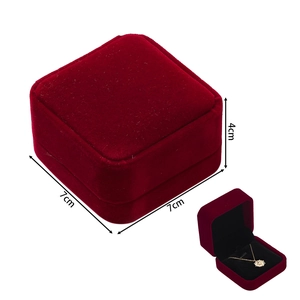 Detail view of red velvet jewelry box dimensions 7x7x4cm for rings and necklaces