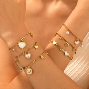 18K Gold Plated Stainless Steel Heart Charm Bracelet With Mother Of Artificial Pearl Shell And Faux Artificial Pearl Zircon For Women