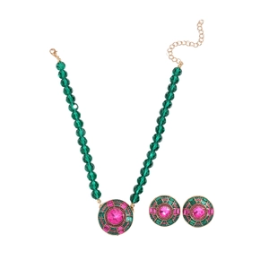 Parure de bijoux vintage avec perles émeraude, cristaux roses et collier géométrique
