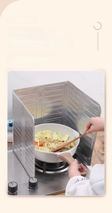 Foldable aluminum foil oil splash guard for kitchen stove wall protection
