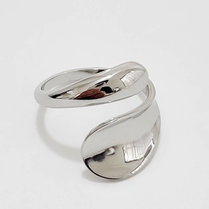 Minimalist 925 sterling silver open ring with polished irregular fluid design