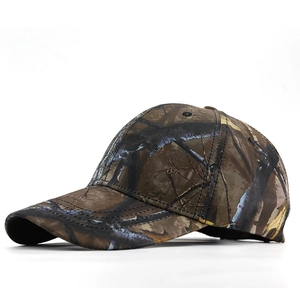 Men's camouflage baseball cap with bionic leaf pattern and curved brim for hiking