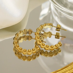 Retro 18k gold plated stainless steel C-shape earrings with textured relief dots