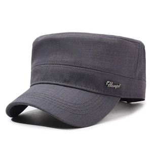 Dunkelgraue Herren Cadet Cap aus Baumwolle mit Metall-Logo für Outdoor-Sonnenschutz
