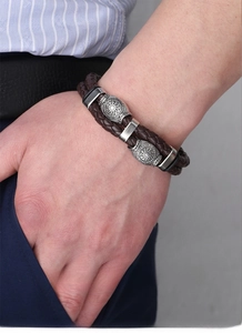 Bracelet tressé en cuir marron pour homme avec perles argentées au style vintage