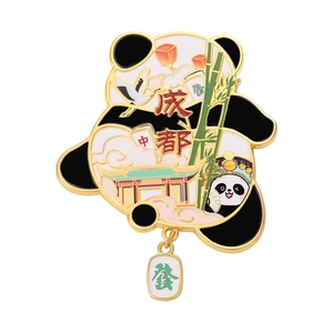 Calamita panda in metallo smaltato con motivi gru e bambù souvenir di Chengdu cina