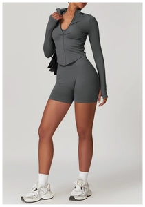 Ensemble de yoga côtelé sans couture avec veste cintrée et short de sport taille haute