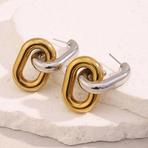Minimalist two-tone interlocking chain link earrings in 18K gold and silver plated steel