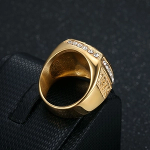Men's gold-plated stainless steel eagle ring with 1978 relief and sparkling rhinestones