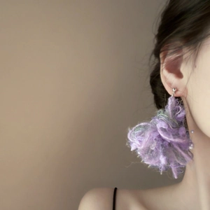 Elegant purple fluffy yarn flower earrings with pearl accents for a soft autumn winter look