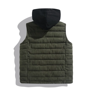 Gilet à capuche en velours côtelé vert foncé pour hommes avec matelassage horizontal